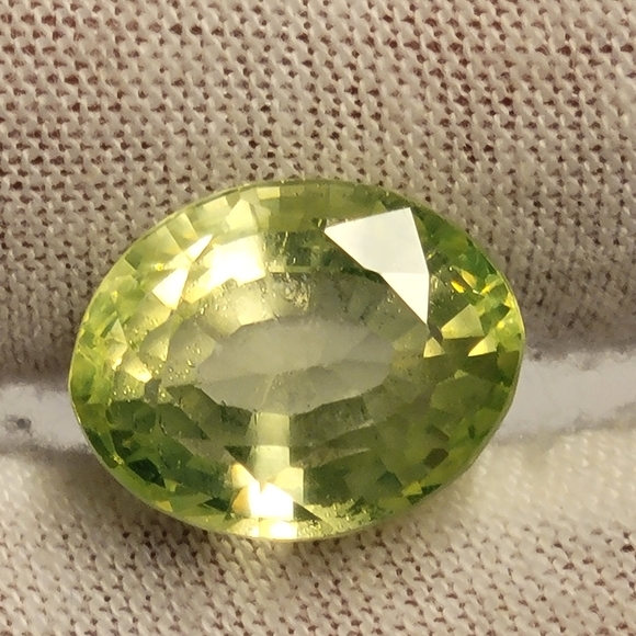 Natural Prehnite Oval Cut Loose Gemstone 15.70ct 15x12mmx9mm - Picture 7 of 11